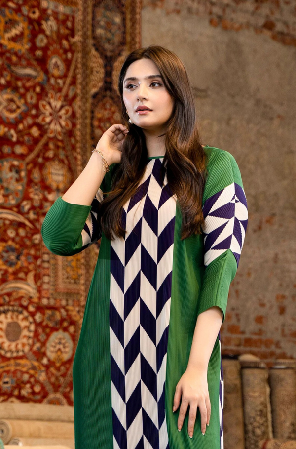 3PC Lawn Embroidered Shirt With Chiffon Embroidered Dupatta - (Z303)